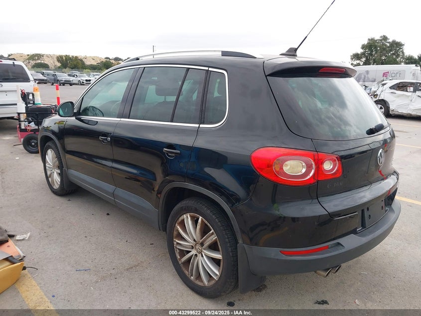 WVGBV7AX6BW559840 2011 VOLKSWAGEN TIGUAN photo no. 3