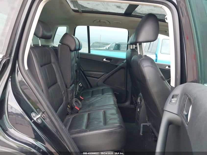 WVGBV7AX6BW559840 2011 VOLKSWAGEN TIGUAN photo no. 8