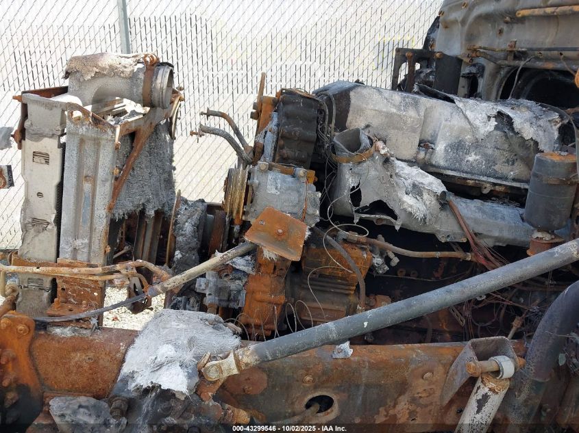 2000 Volvo Vn VIN: 4V4ND2RHXYN238293 Lot: 43299546