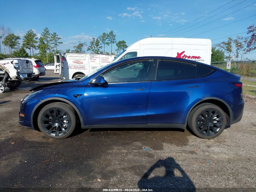 2023 Tesla Model Y Awd/Long Range Dual Motor All-Wheel Drive VIN: 7SAYGDEE7PA137281 Lot: 43299610