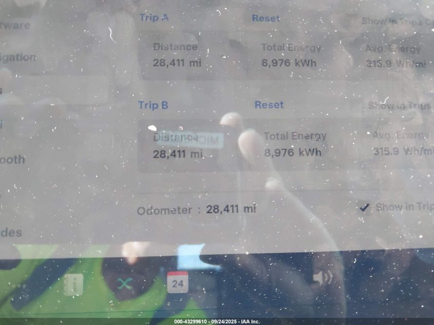 2023 Tesla Model Y Awd/Long Range Dual Motor All-Wheel Drive VIN: 7SAYGDEE7PA137281 Lot: 43299610