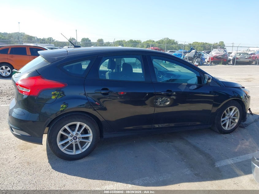 2015 FORD FOCUS SE - 1FADP3K29FL343738