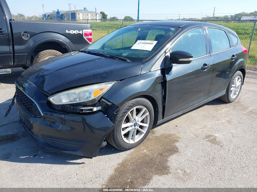2015 FORD FOCUS SE - 1FADP3K29FL343738