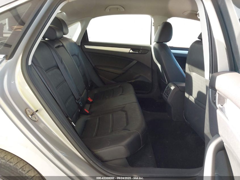 2013 Volkswagen Passat 2.5L Se VIN: 1VWBP7A38DC071860 Lot: 43300060