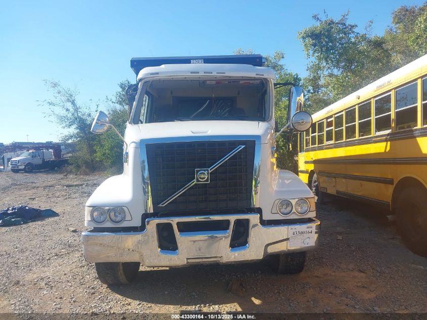 2020 Volvo VHD - 4V5KG9EH3LN219940