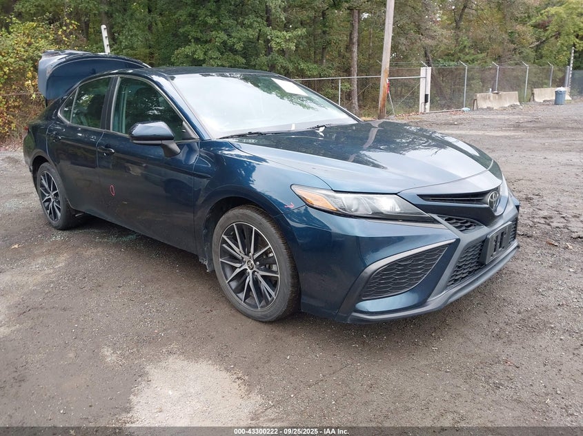 TOYOTA CAMRY SE