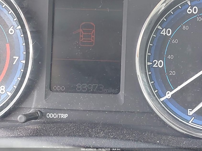 2018 Toyota Corolla Le VIN: 2T1BURHE2JC115000 Lot: 43300230