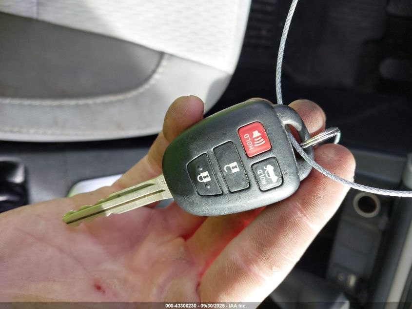 2018 Toyota Corolla Le VIN: 2T1BURHE2JC115000 Lot: 43300230