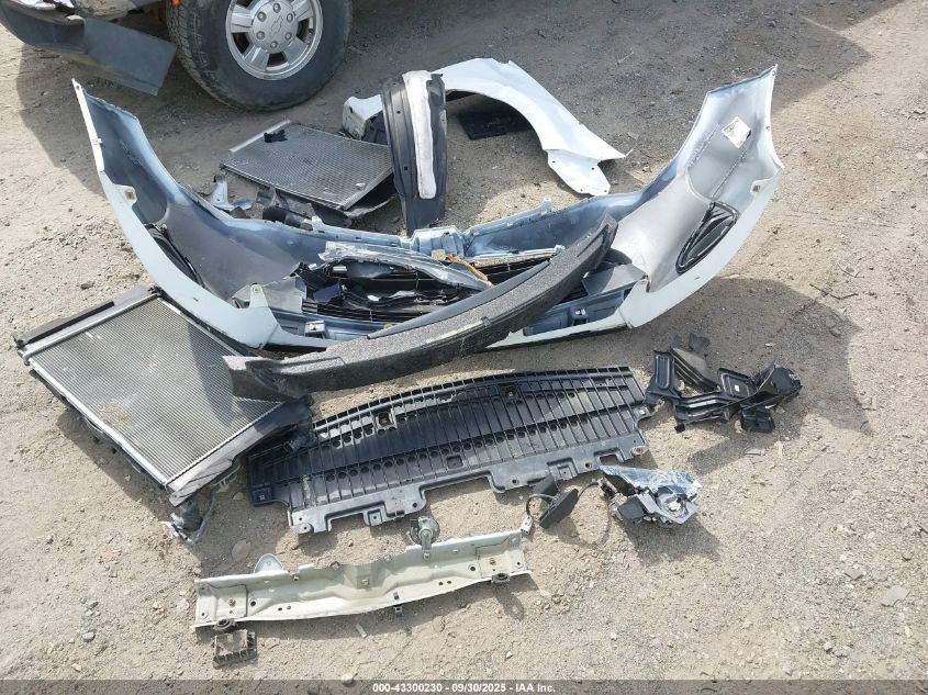 2018 Toyota Corolla Le VIN: 2T1BURHE2JC115000 Lot: 43300230