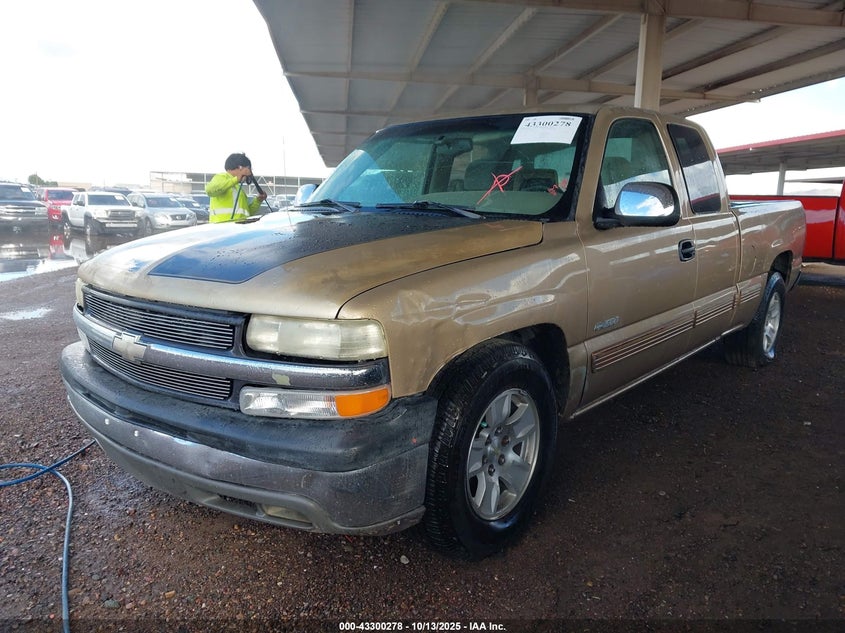 2GCEC19T211172617 2001 CHEVROLET SILVERADO photo no. 2