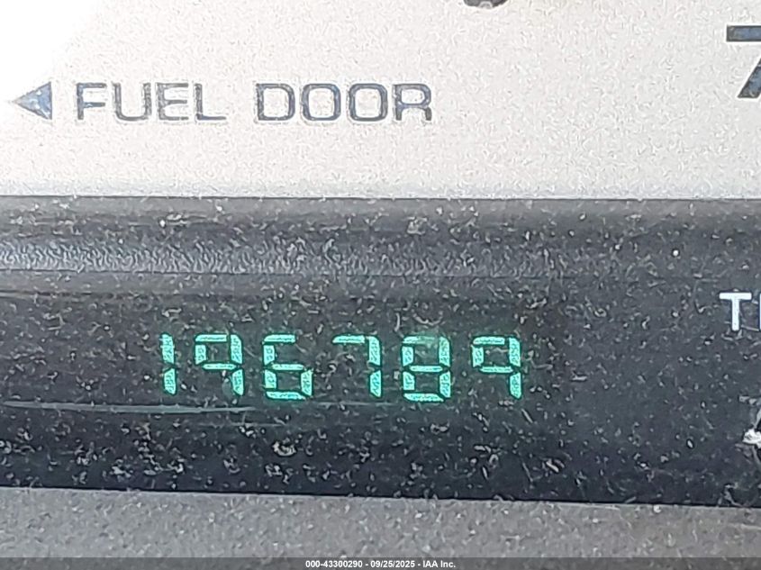 2000 Chrysler Town & Country Limited VIN: 1C4GP64L4YB577390 Lot: 43300290