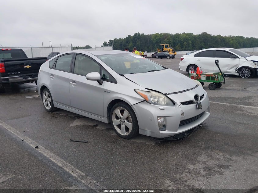 TOYOTA PRIUS V