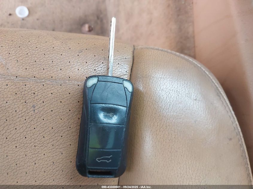 2005 Porsche Cayenne S VIN: WP1AB29P85LA66102 Lot: 43300501