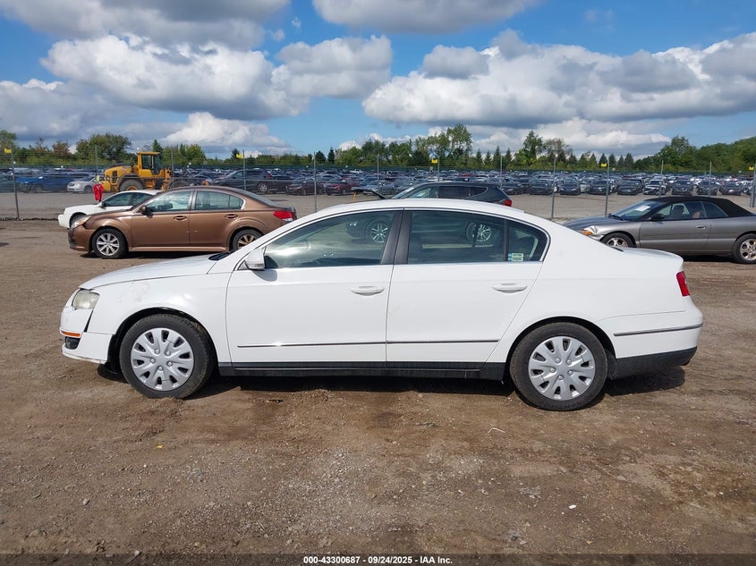 2008 Volkswagen Passat Lux VIN: WVWEK73CX8E198325 Lot: 43300687