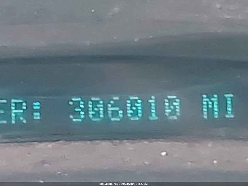 2004 Chevrolet Tahoe Ls VIN: 1GNEC13Z34J315217 Lot: 43300749