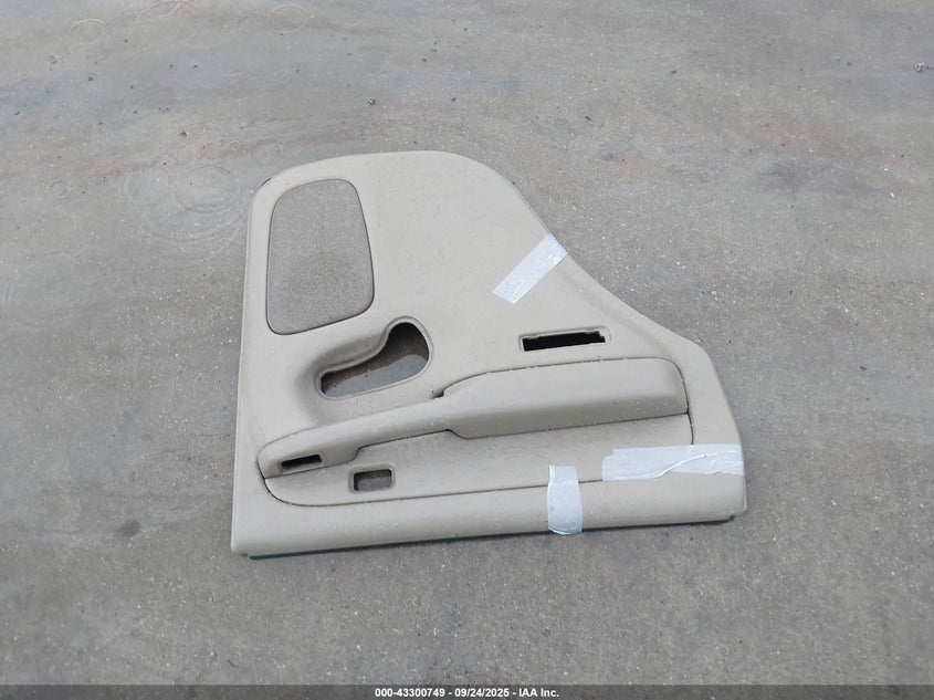 2004 Chevrolet Tahoe Ls VIN: 1GNEC13Z34J315217 Lot: 43300749