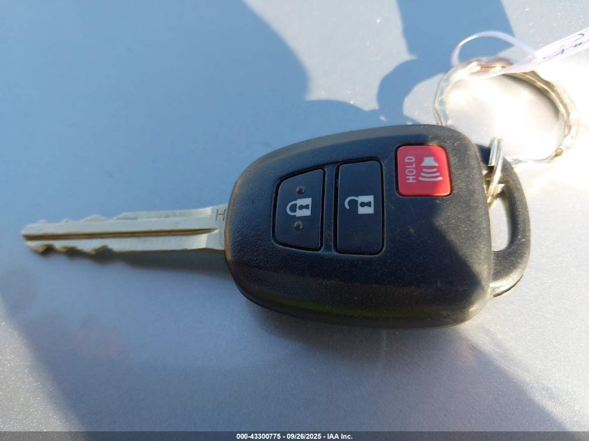 2017 Toyota Rav4 Xle VIN: 2T3RFREV7HW648473 Lot: 43300775