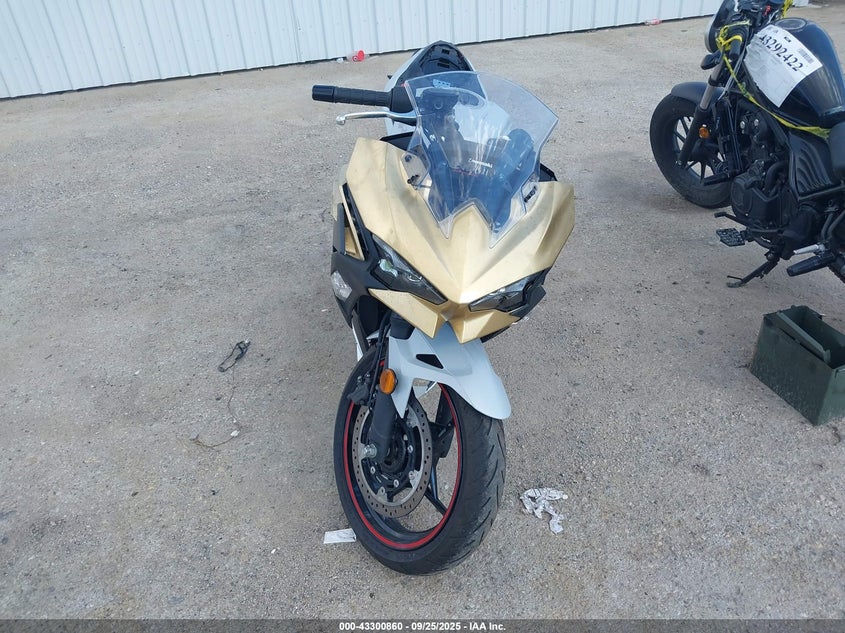 ML5EXGG17SDA47673 2025 KAWASAKI NINJA photo no. 5