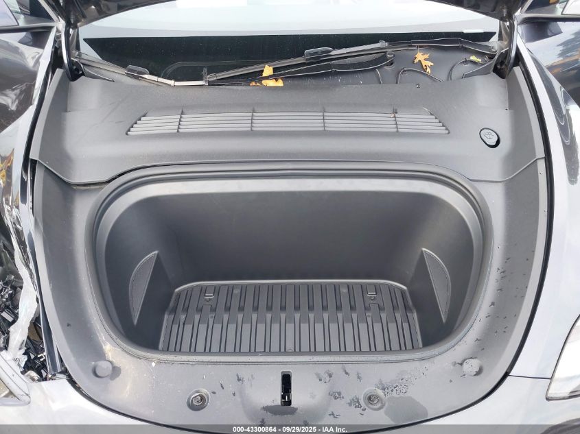 2024 Tesla Model Y Long Range Dual Motor All-Wheel Drive VIN: 7SAYGDEEXRA255294 Lot: 43300864