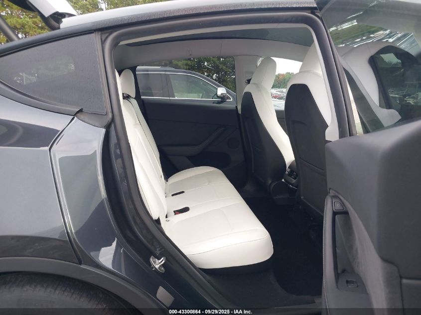 2024 Tesla Model Y Long Range Dual Motor All-Wheel Drive VIN: 7SAYGDEEXRA255294 Lot: 43300864