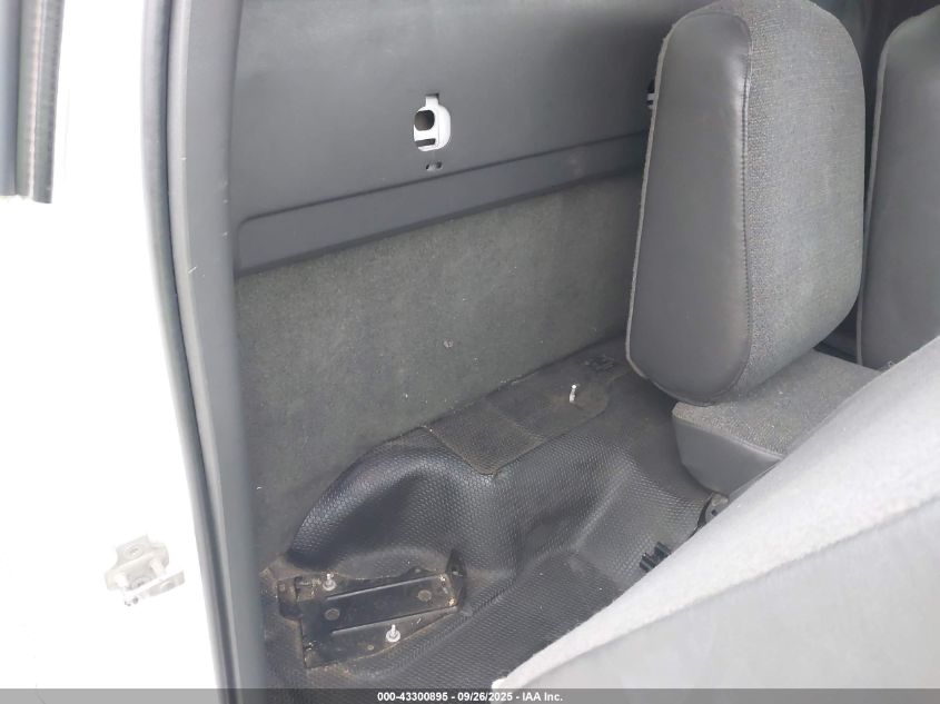 2006 Chevrolet Silverado 2500Hd Work Truck VIN: 1GBHC24U56E200102 Lot: 43300895