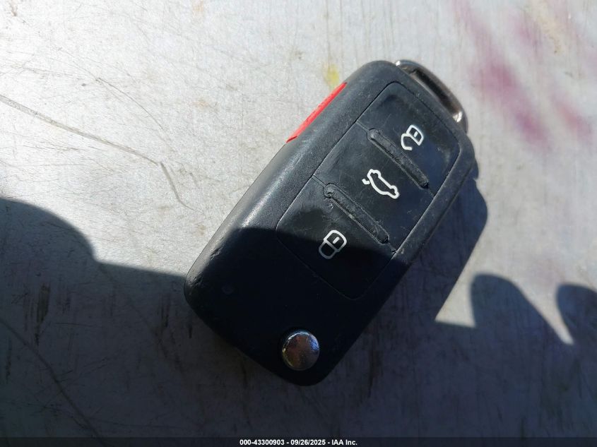 2015 Volkswagen Passat 1.8T Limited Edition VIN: 1VWAT7A30FC080935 Lot: 43300903