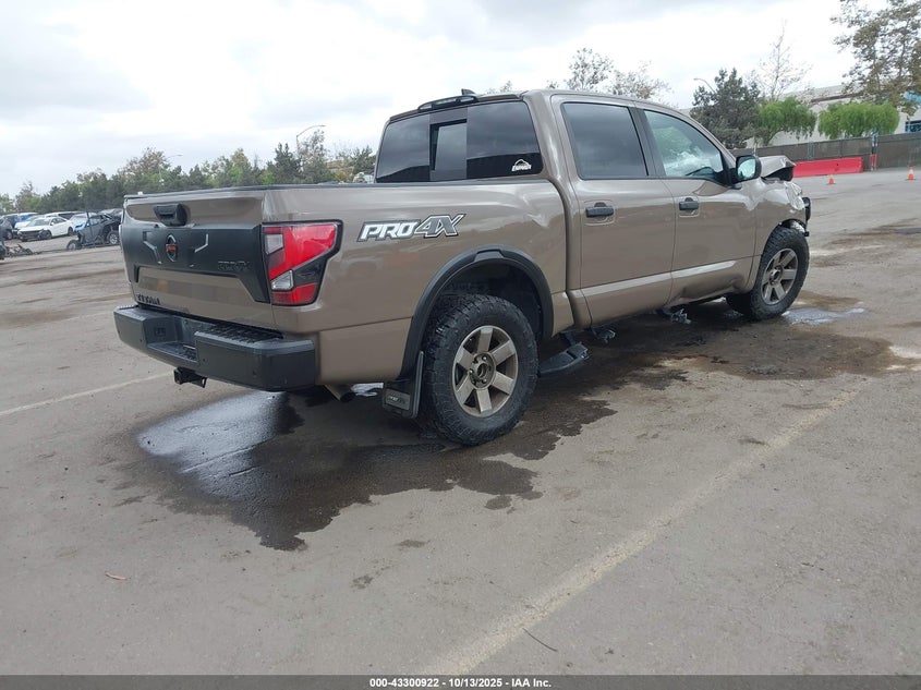 1N6AA1ED5NN102839 2022 NISSAN TITAN photo no. 4