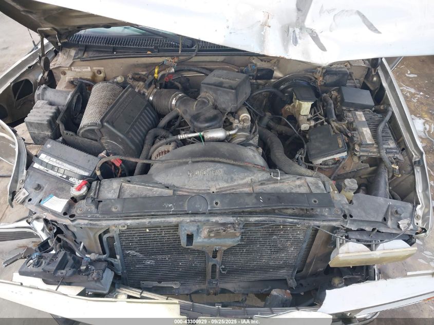 1999 GMC Yukon Sle VIN: 1GKEC13R4XJ808406 Lot: 43300929