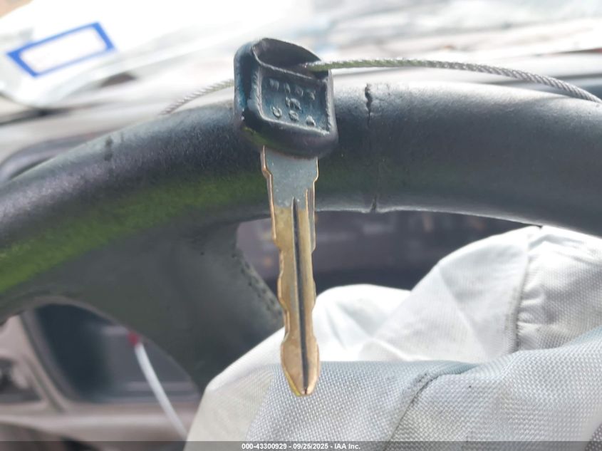 1999 GMC Yukon Sle VIN: 1GKEC13R4XJ808406 Lot: 43300929