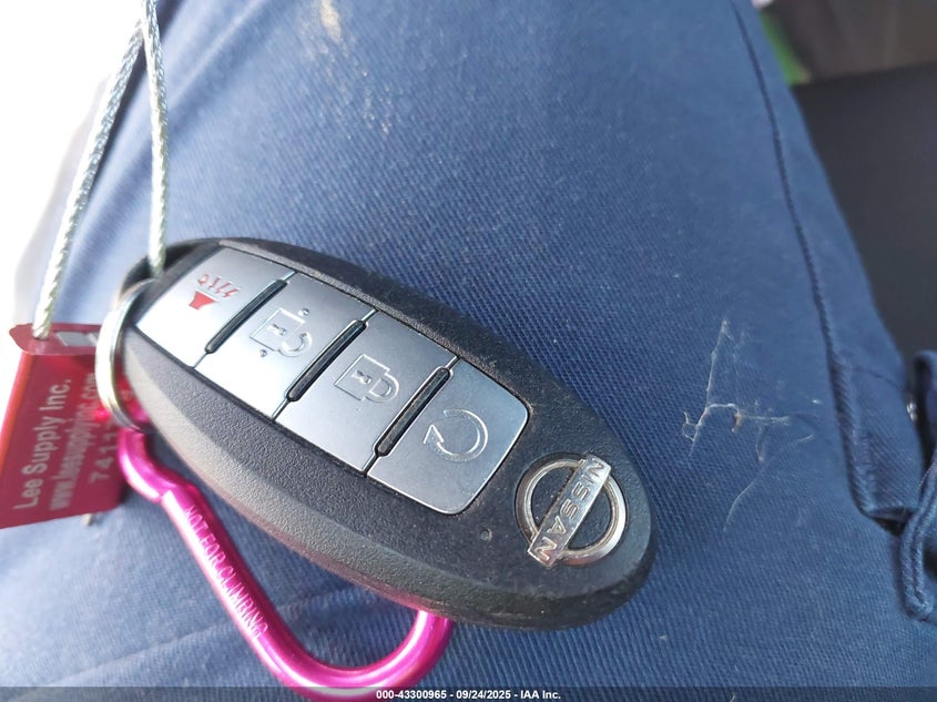 2022 NISSAN PATHFINDER SV 4WD - 5N1DR3BCXNC220344