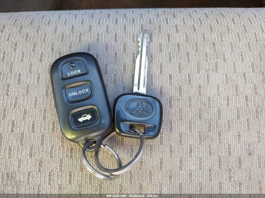 2003 Toyota Camry Le VIN: JTDBE32KX30152382 Lot: 43301069