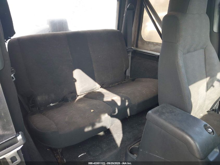 2003 Jeep Wrangler X VIN: 1J4FA39S73P313128 Lot: 43301123