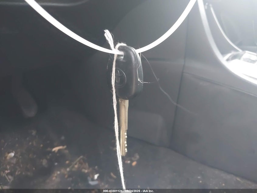 2015 TOYOTA COROLLA L - 2T1BURHE5FC275413