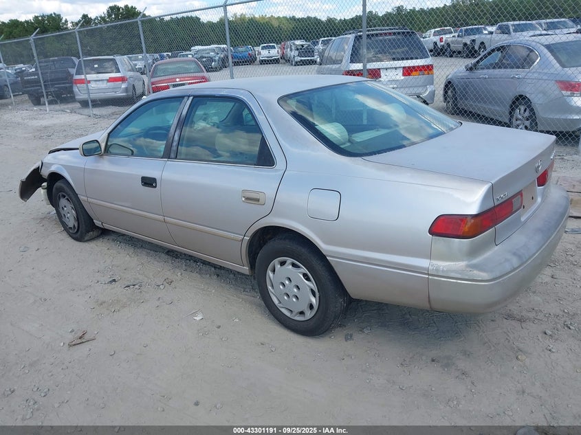 1998 Toyota Camry Le gold sedan gasoline 4T1BG22K1WU276568 photo #4