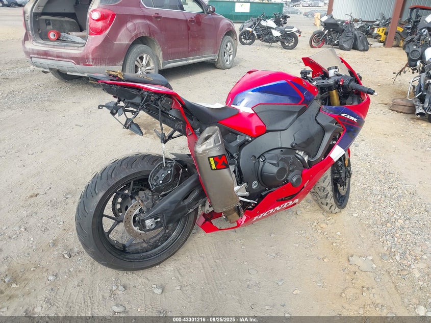 JH2SC7755RK700096 2024 HONDA CBR photo no. 4