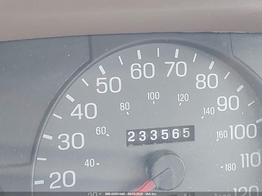 2004 Mercury Grand Marquis Gs VIN: 2MEFM74W14X660611 Lot: 43301440