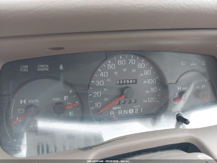 2004 Mercury Grand Marquis Gs VIN: 2MEFM74W14X660611 Lot: 43301440