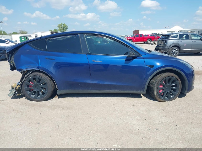 2021 Tesla Model Y Long Range Dual Motor All-Wheel Drive VIN: 5YJYGDEEXMF233160 Lot: 43301574