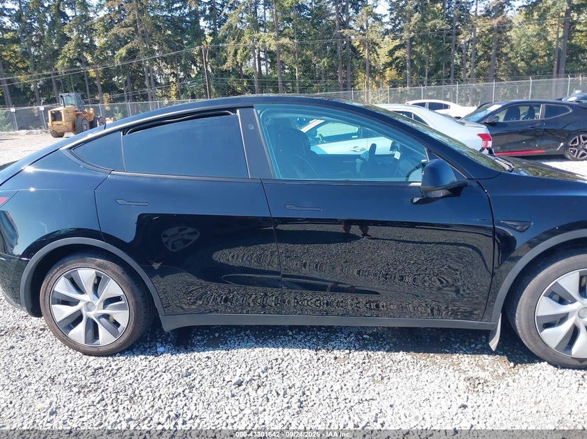 2023 Tesla Model Y Awd/Long Range Dual Motor All-Wheel Drive VIN: 7SAYGDEE7PF853133 Lot: 43301642