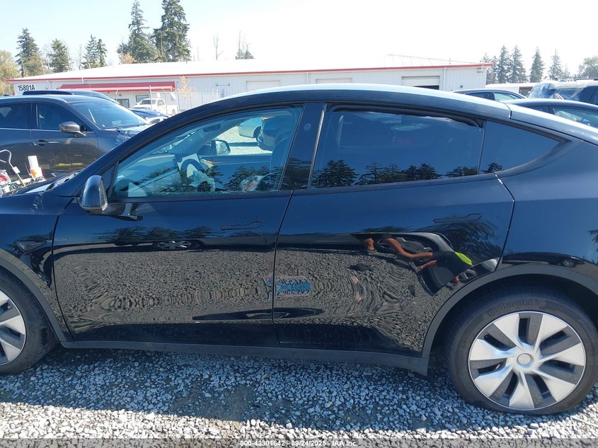2023 Tesla Model Y Awd/Long Range Dual Motor All-Wheel Drive VIN: 7SAYGDEE7PF853133 Lot: 43301642