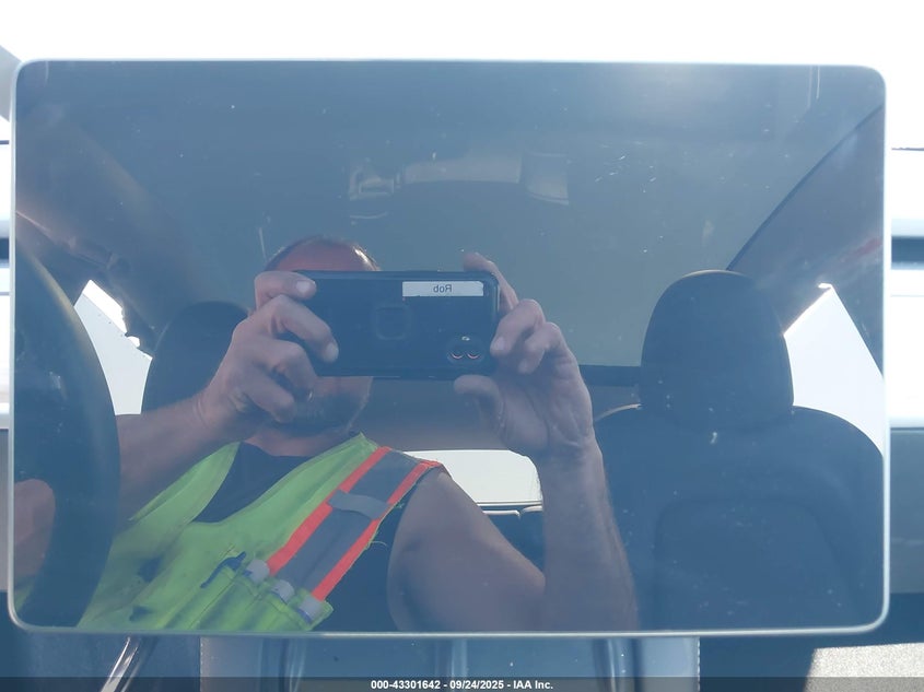 2023 Tesla Model Y Awd/Long Range Dual Motor All-Wheel Drive VIN: 7SAYGDEE7PF853133 Lot: 43301642