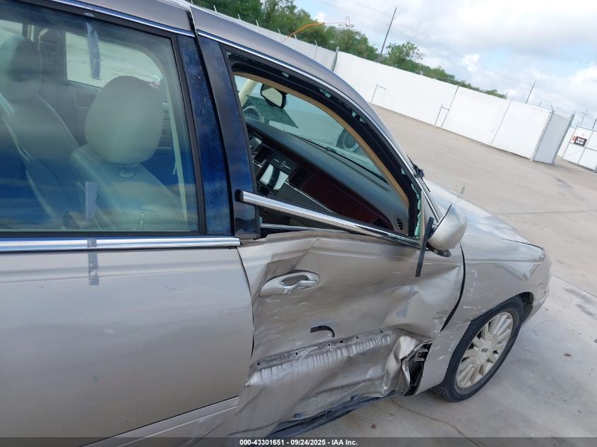 2003 Lincoln Town Car Executive VIN: 1LNHM81W13Y687256 Lot: 43301651