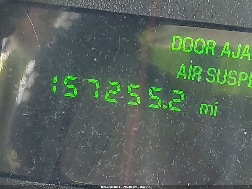 2003 Lincoln Town Car Executive VIN: 1LNHM81W13Y687256 Lot: 43301651