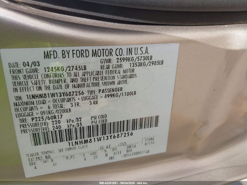 2003 Lincoln Town Car Executive VIN: 1LNHM81W13Y687256 Lot: 43301651