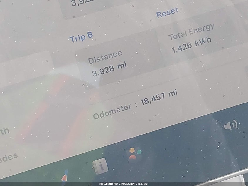 2024 Tesla Model Y Long Range Dual Motor All-Wheel Drive/Rwd VIN: 7SAYGDED4RF092233 Lot: 43301787