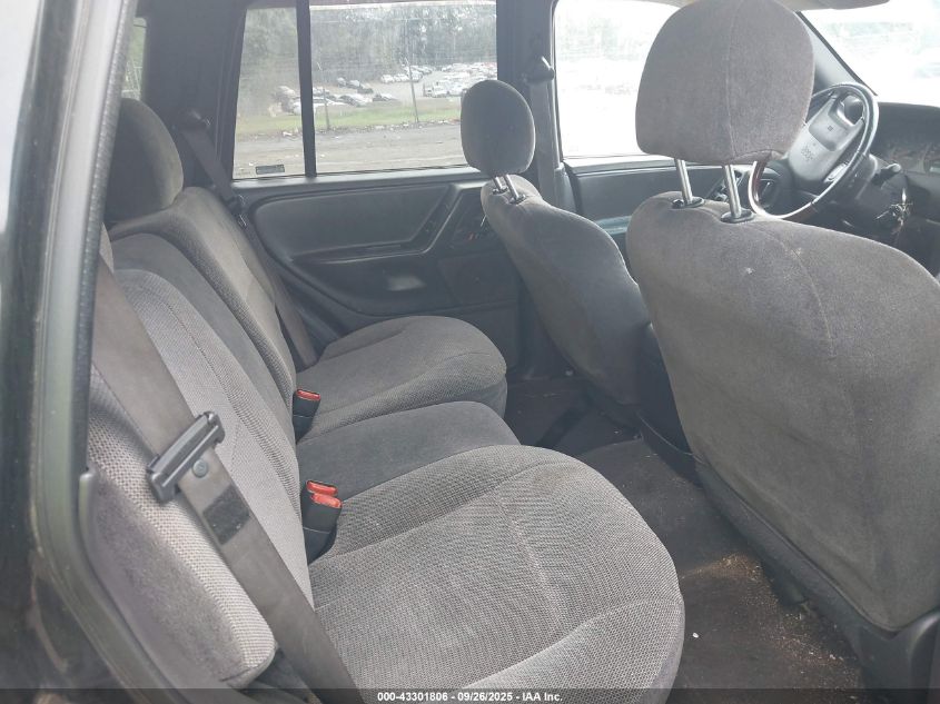 2000 Jeep Grand Cherokee Laredo VIN: 1J4GW48S4YC207182 Lot: 43301806