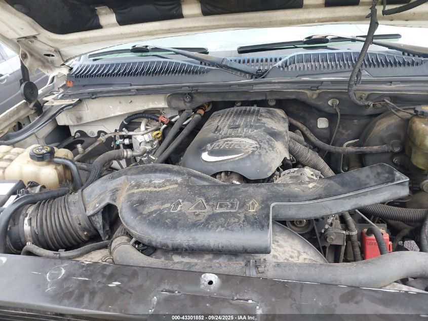 2002 Cadillac Escalade Standard VIN: 1GYEC63T92R271511 Lot: 43301852