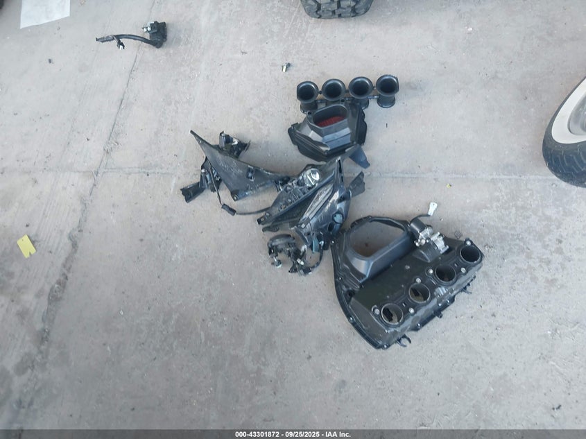 2024 Yamaha Yzfr1M VIN: JYARN67E0RA000760 Lot: 43301872