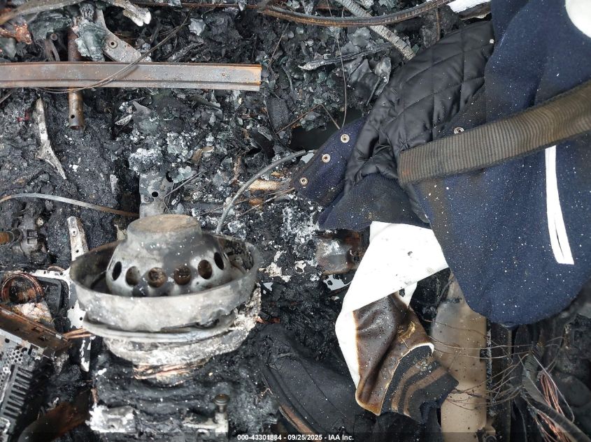 2006 BMW 325Xi VIN: WBAVD13516KV03666 Lot: 43301884