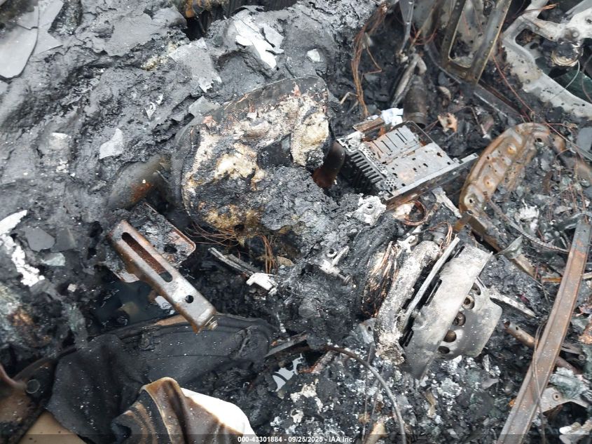 2006 BMW 325Xi VIN: WBAVD13516KV03666 Lot: 43301884